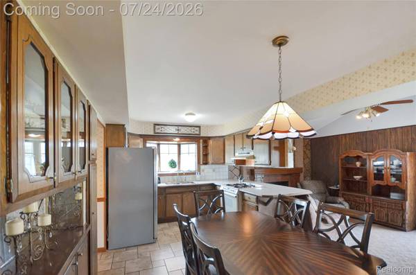 33633 Mina DR, Sterling Heights, MI 48312