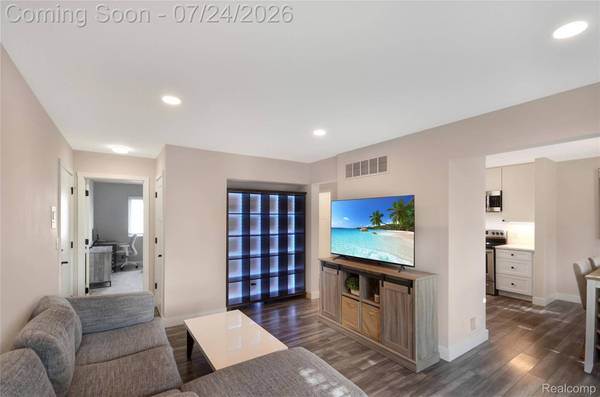29322 Hoover RD, Warren, MI 48093