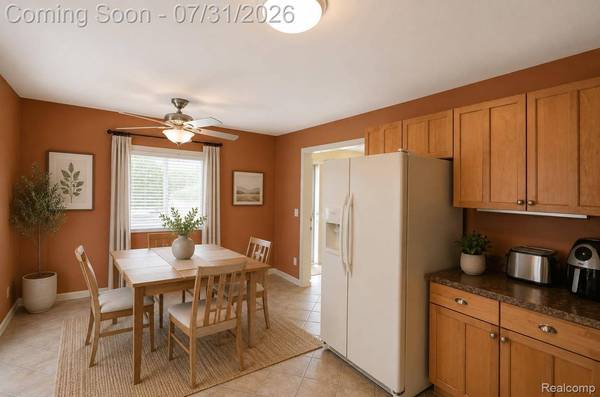 310 W Sonoma AVE, Hazel Park, MI 48030