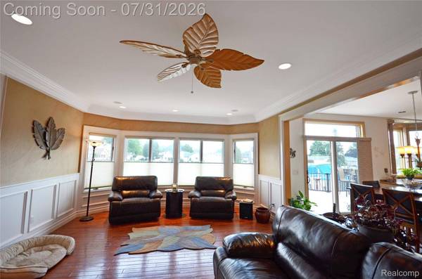38048 Huron Pointe DR, Harrison Charter Township, MI 48045
