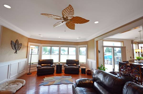 38048 Huron Pointe Dr, Harrison Twp, MI 48045-2831