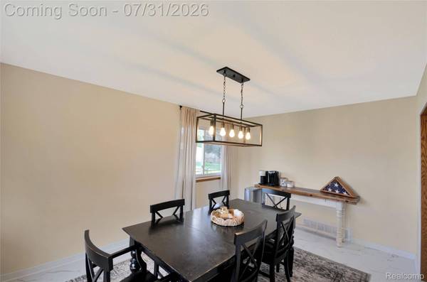 8573 San Marco BLVD, Sterling Heights, MI 48313