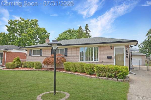 33509 Stonewood DR, Sterling Heights, MI 48312