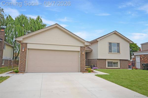 2061 Michael DR, Sterling Heights, MI 48310