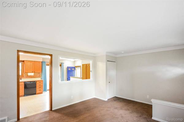 39717 Parklawn DR, Sterling Heights, MI 48313