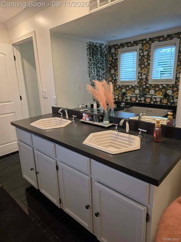 503 Horner DR, Oxford Charter Township, MI 48371