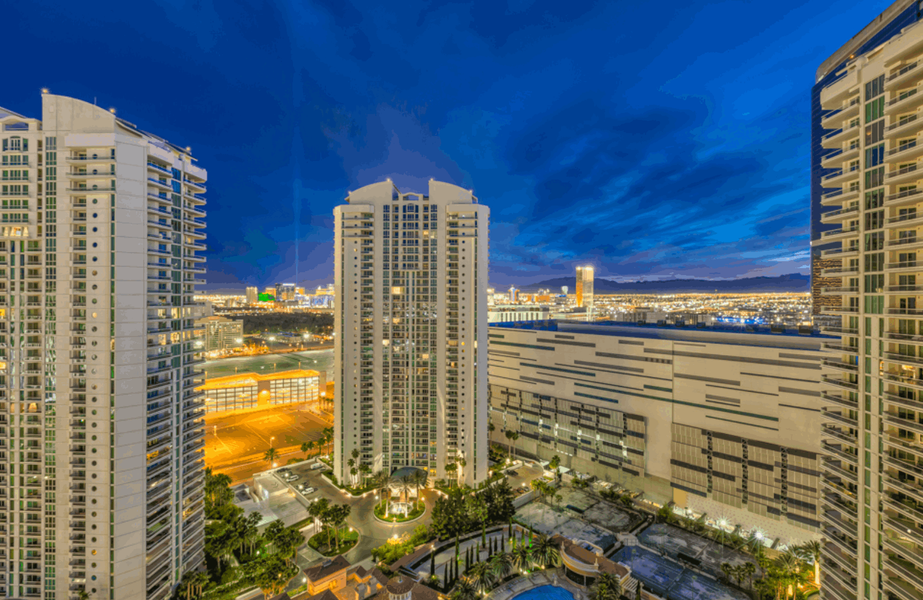 Turnberry Towers | LV Strip Highrise 