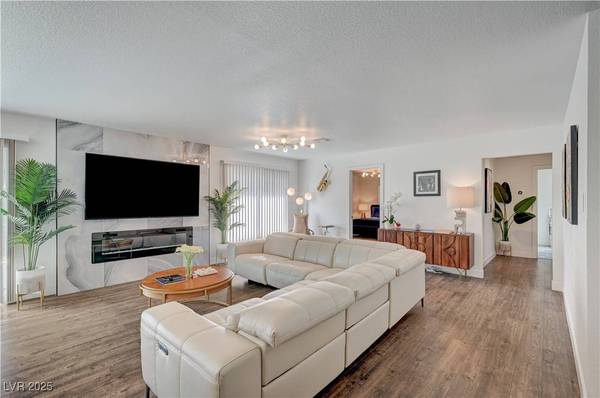 1305 S 16th ST, Las Vegas, NV 89104