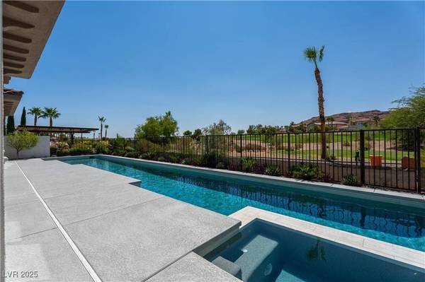 1995 Alcova Ridge DR, Las Vegas, NV 89135