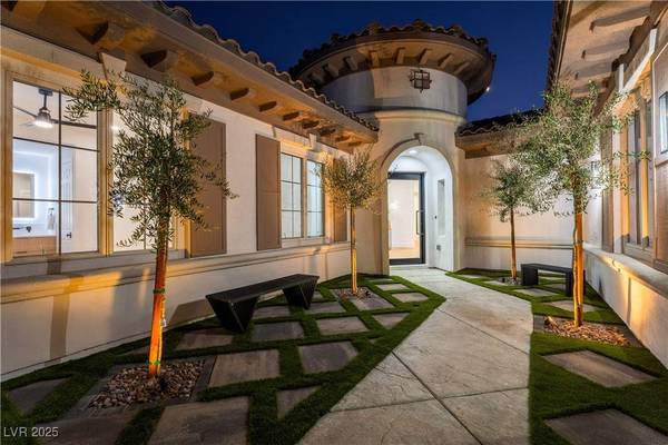 1995 Alcova Ridge DR, Las Vegas, NV 89135