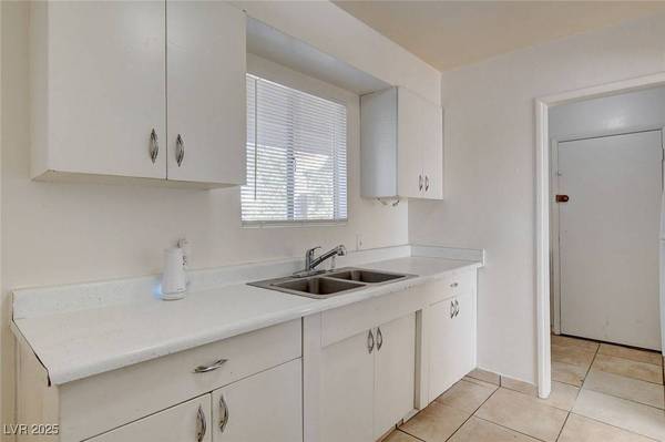 1313 Pauline WAY, Las Vegas, NV 89104