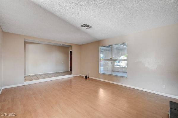 3527 Ruth DR, Las Vegas, NV 89121