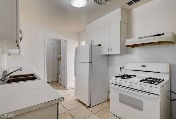 1313 Pauline WAY, Las Vegas, NV 89104