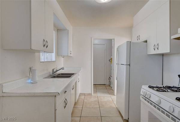 1313 Pauline WAY, Las Vegas, NV 89104