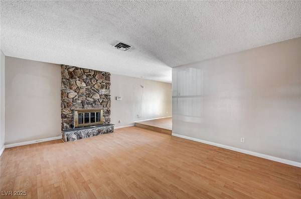 3527 Ruth DR, Las Vegas, NV 89121