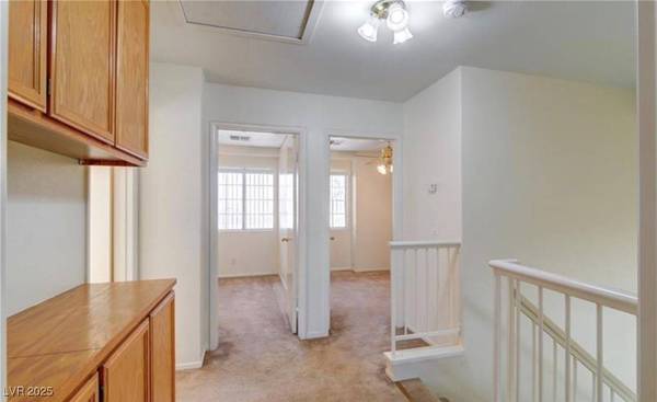 1825 Capilano LN, North Las Vegas, NV 89031