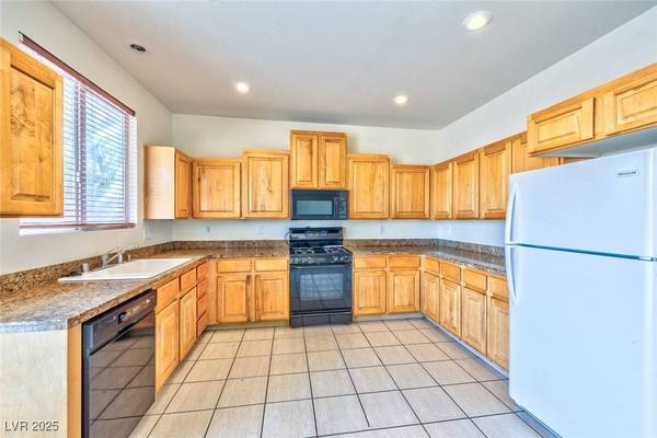 8221 Heather Rock CT, Las Vegas, NV 89117