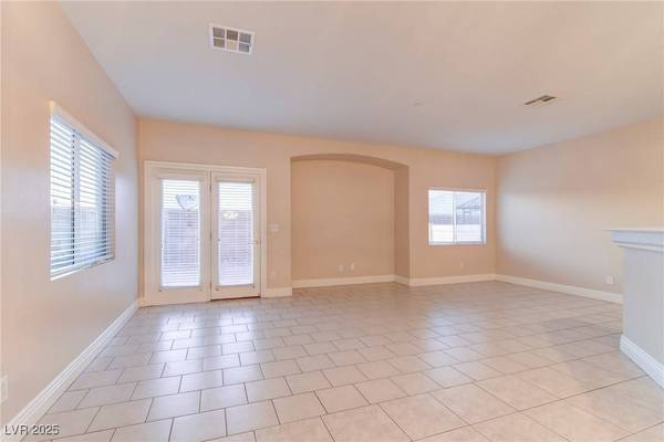 6749 Lookout Lodge LN #3, North Las Vegas, NV 89084