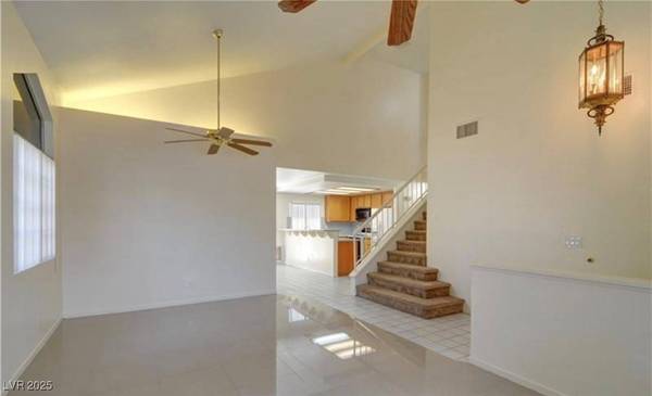 1825 Capilano LN, North Las Vegas, NV 89031