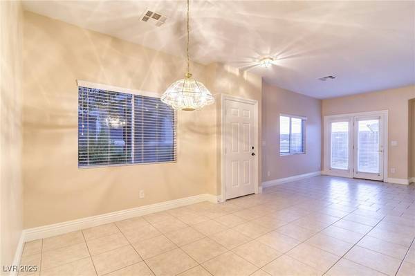 6749 Lookout Lodge LN #3, North Las Vegas, NV 89084