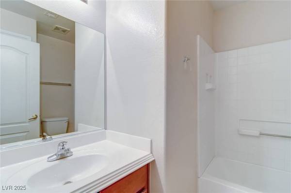 6749 Lookout Lodge LN #3, North Las Vegas, NV 89084