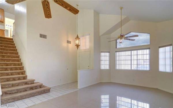 1825 Capilano LN, North Las Vegas, NV 89031