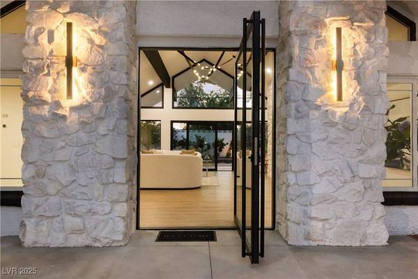 7167 La Puebla ST, Las Vegas, NV 89120