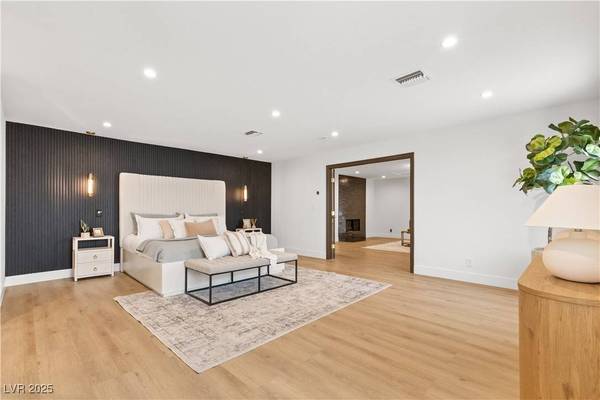 7167 La Puebla ST, Las Vegas, NV 89120