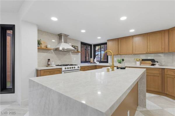 4942 Tierra Del Sol DR, Las Vegas, NV 89113