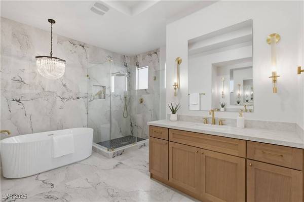 504 Pinnacle Heights LN, Las Vegas, NV 89144