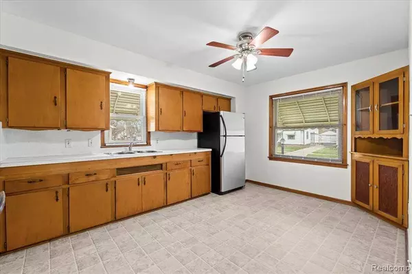 1323 BUCKINGHAM Avenue, Lincoln Park, MI 48146