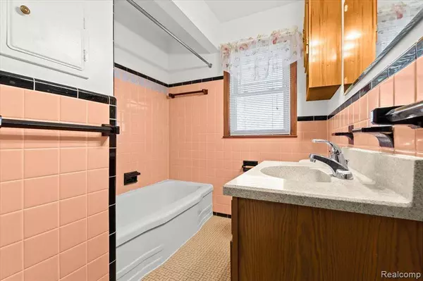 1323 BUCKINGHAM Avenue, Lincoln Park, MI 48146