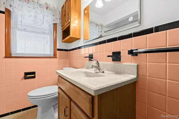 1323 BUCKINGHAM Avenue, Lincoln Park, MI 48146