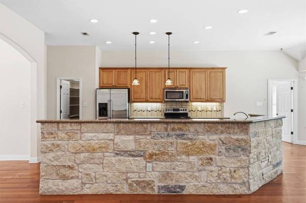 103 Kamaiki Drive, Bastrop, TX 78602