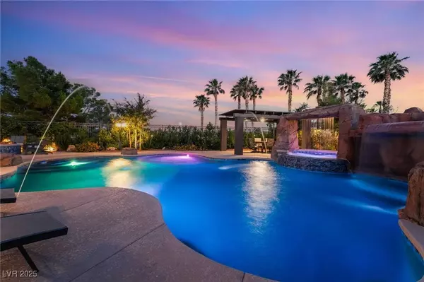 352 Angels Trace CT, Las Vegas, NV 89148