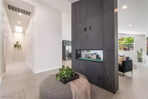 9332 Sienna Vista DR, Las Vegas, NV 89117