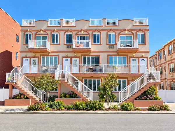 174 Beach 102 St Rockaway Beach, Ny 11693, 