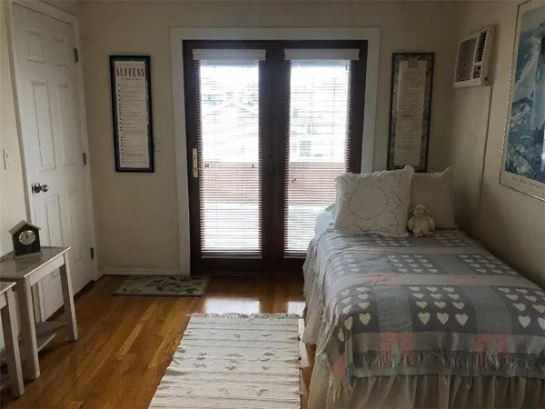 175 Beach 127 ST, Brooklyn, NY 11694
