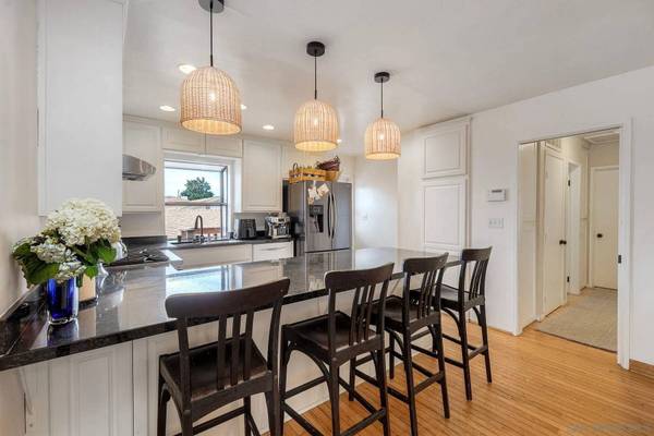 1166 Agate St, San Diego, CA 92109