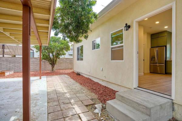 6942 Eberhart St, San Diego, CA 92115