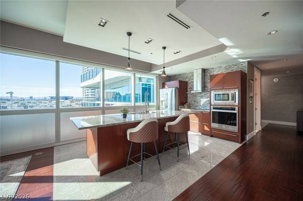 4471 Dean Martin DR #810, Las Vegas, NV 89103