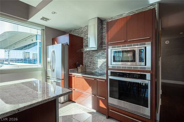 4471 Dean Martin DR #810, Las Vegas, NV 89103