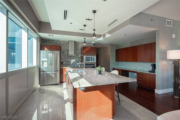 4471 Dean Martin DR #810, Las Vegas, NV 89103