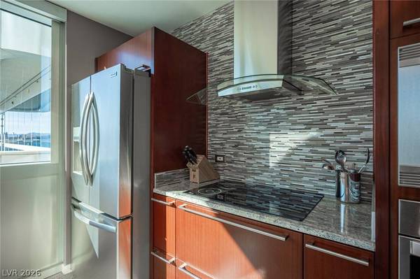 4471 Dean Martin DR #810, Las Vegas, NV 89103