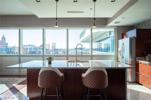 4471 Dean Martin DR #810, Las Vegas, NV 89103