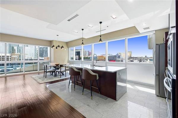4471 Dean Martin DR #810, Las Vegas, NV 89103