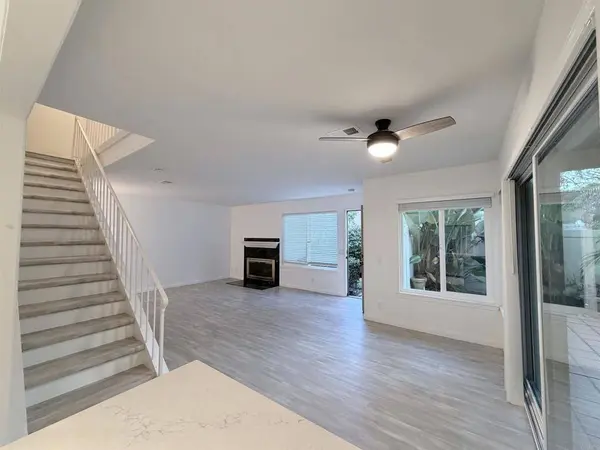 155 Countrywood LN, Encinitas, CA 92024