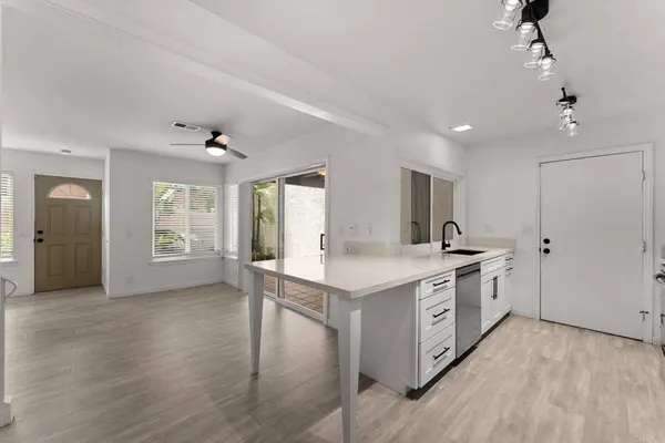 155 Countrywood LN, Encinitas, CA 92024