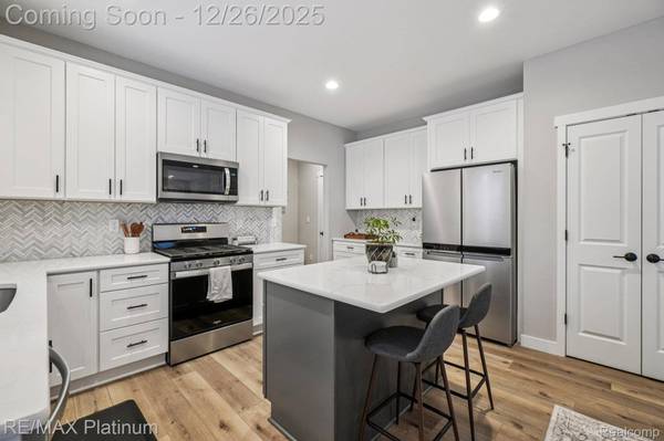 5261 Autumn Kirsten DR, Fowlerville, MI 48836