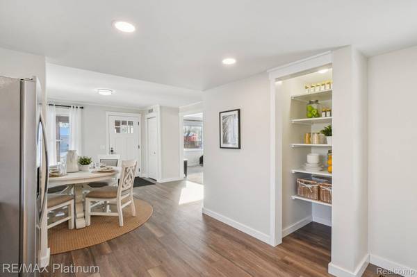 635 E Unadilla ST E, Pinckney, MI 48169